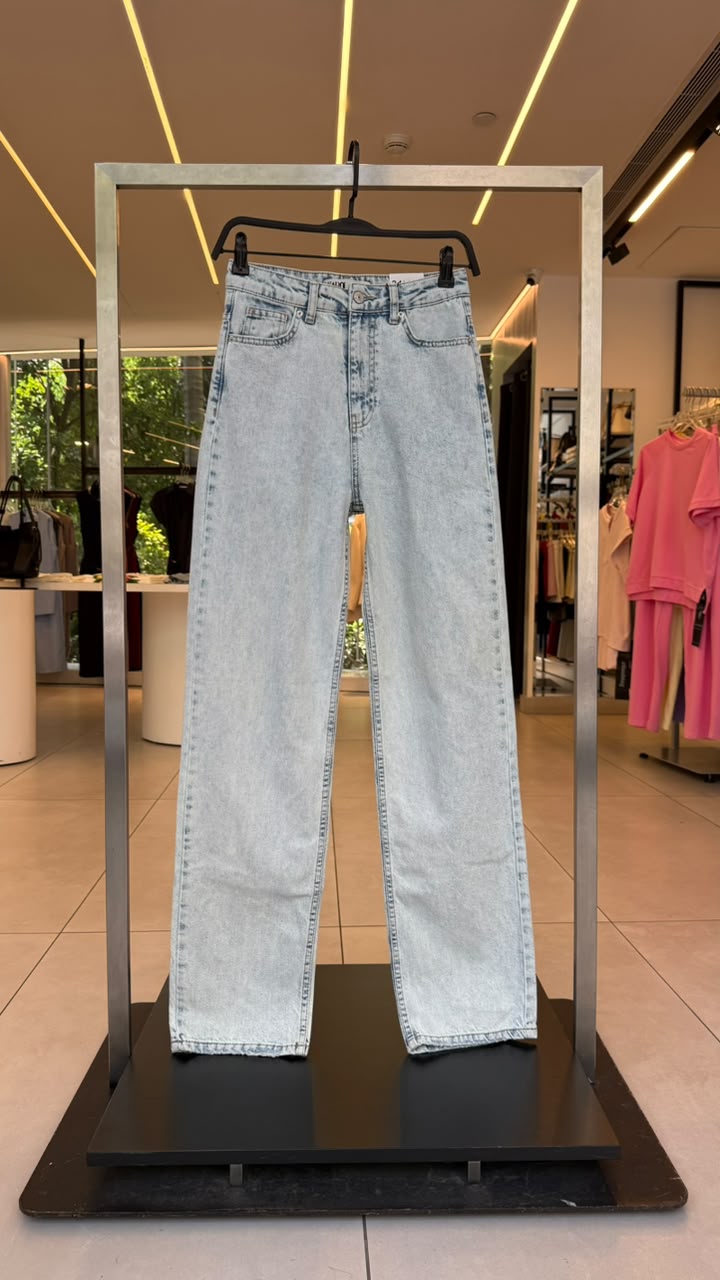 straight jeans