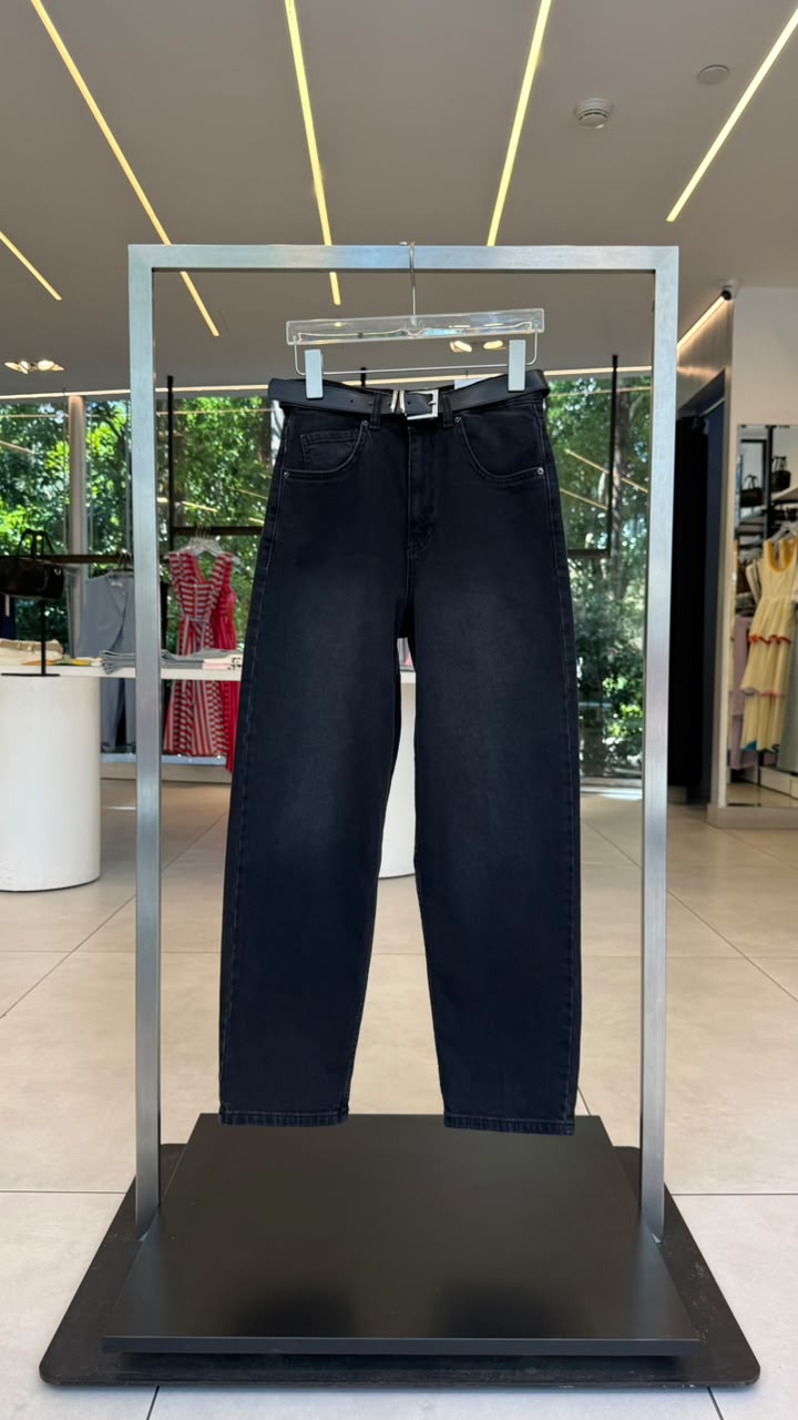 G-black mom jeans 1059