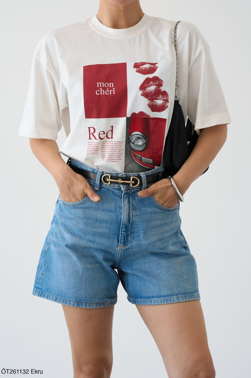 red t-shirt