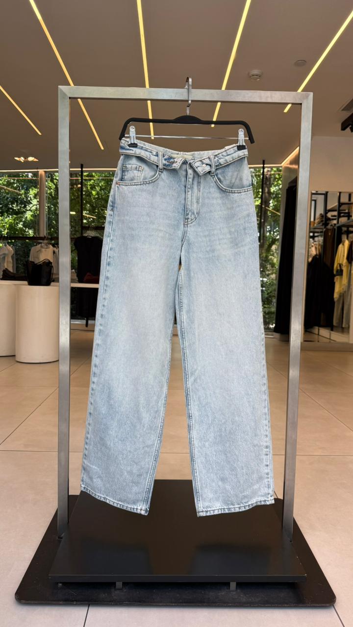 straight jeans
