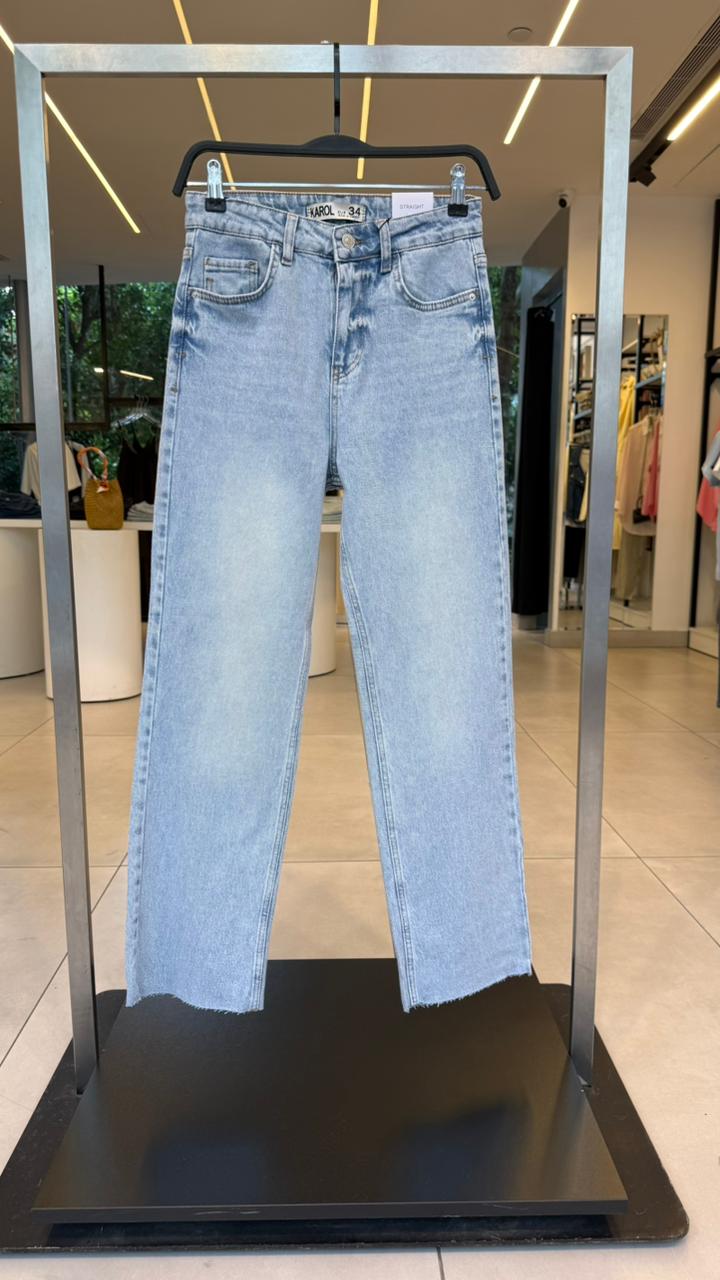 Laser cut jeans[950]