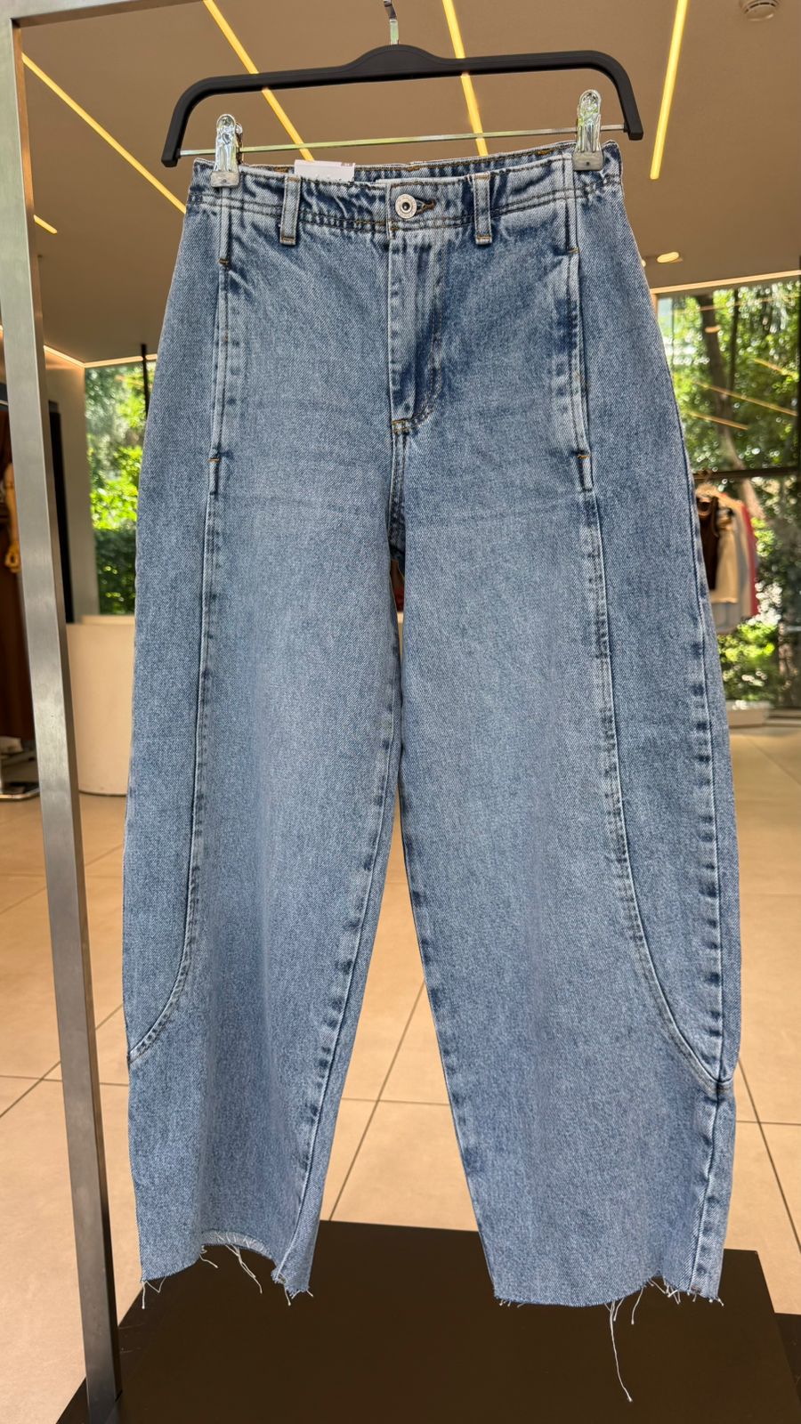 barrel jeans