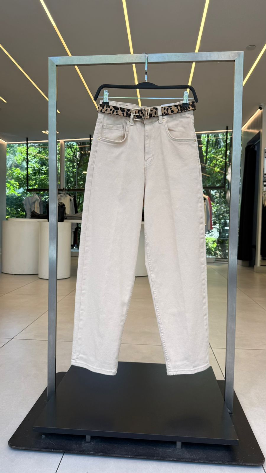 mom jeans beige 1012
