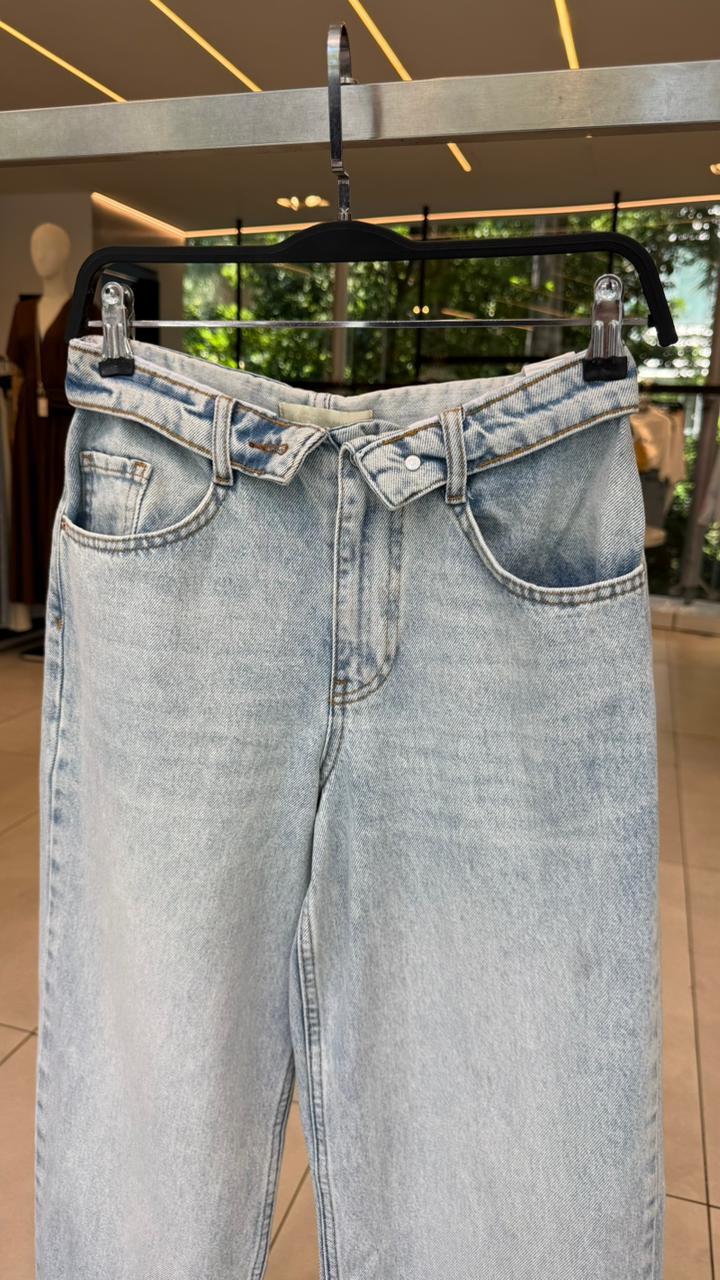 straight jeans